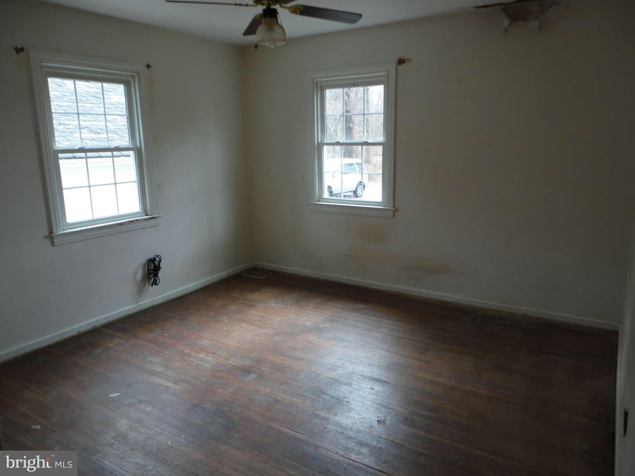 2437 Ridge Road Baltimore, MD 21244 - Photo 12 of 18 Bedroom