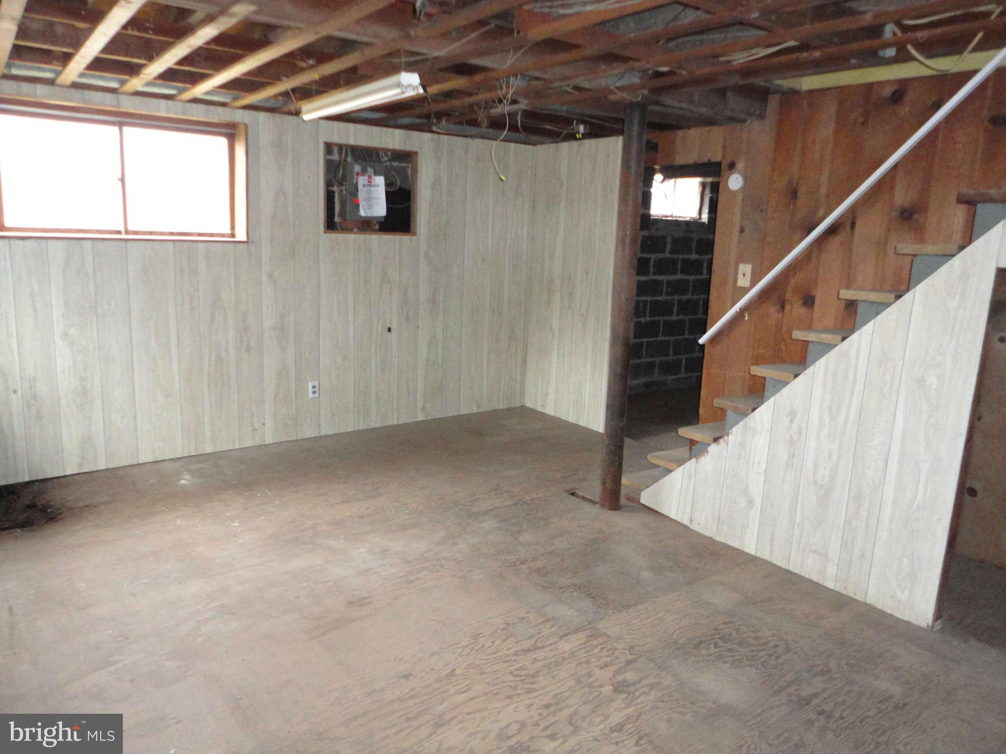 2437 Ridge Road Baltimore, MD 21244 - Photo 6 of 18 Lower Level