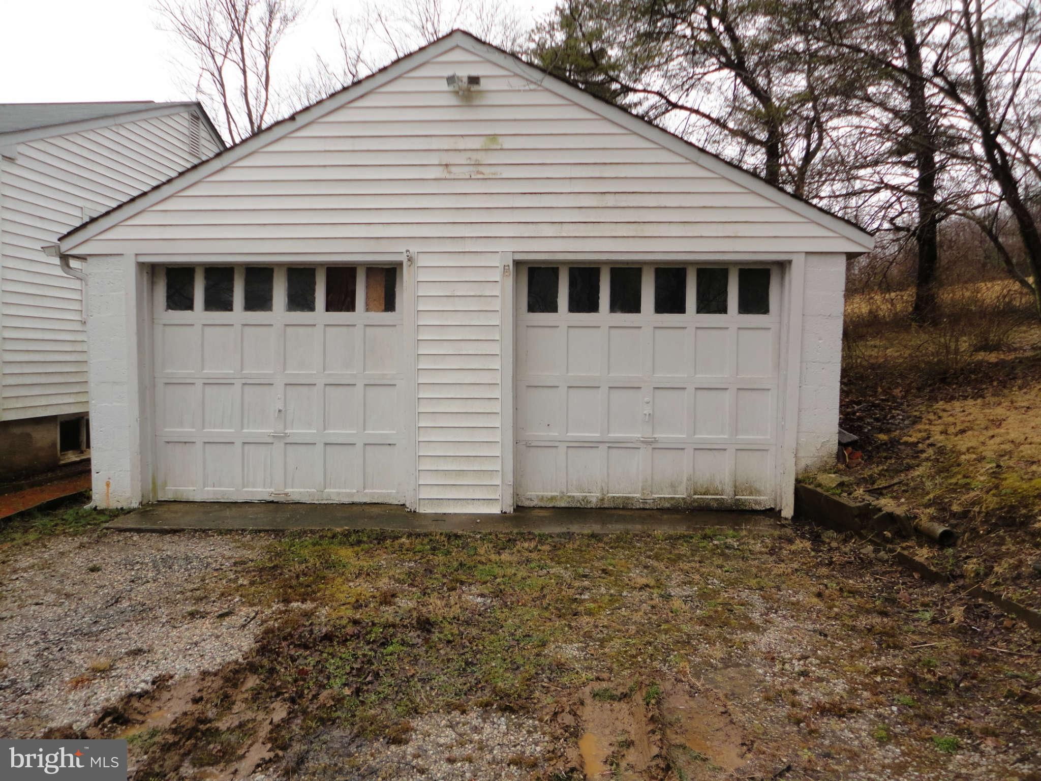 2437 Ridge Road Baltimore, MD 21244 - Photo 8 of 18 detached 2 car garage