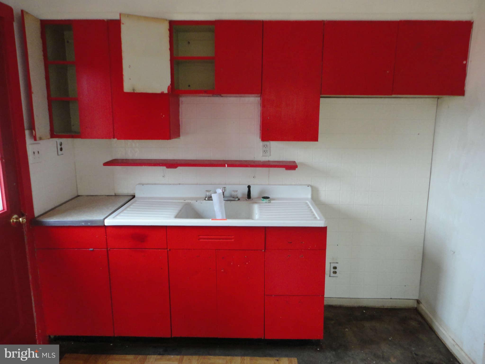 2437 Ridge Road Baltimore, MD 21244 - Photo 9 of 18 Kitchen
