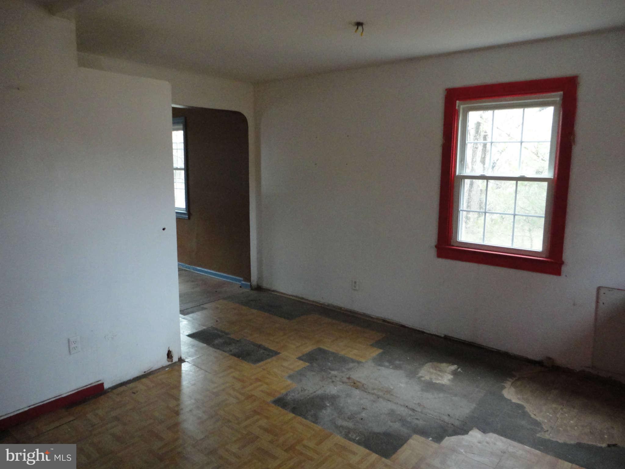 2437 Ridge Road Baltimore, MD 21244 - Photo 10 of 18 Dining Room