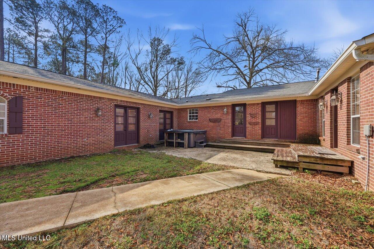 111 Corley Circle Brandon, MS 39042 - Photo 38 of 50 40-111 Corley Cir _ Home Tours MS