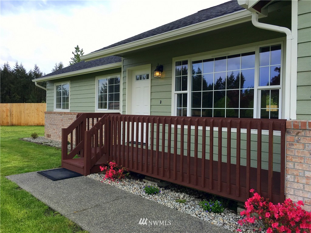 18321 Ivan Street Southwest Rochester, WA 98579 - Photo 3 of 24