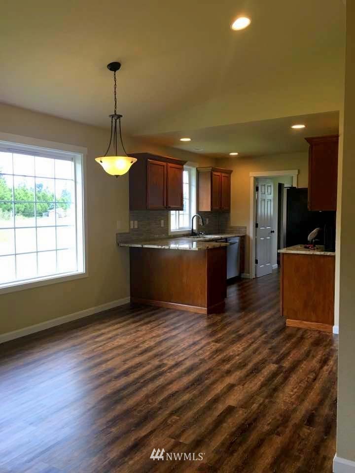 18321 Ivan Street Southwest Rochester, WA 98579 - Photo 5 of 24