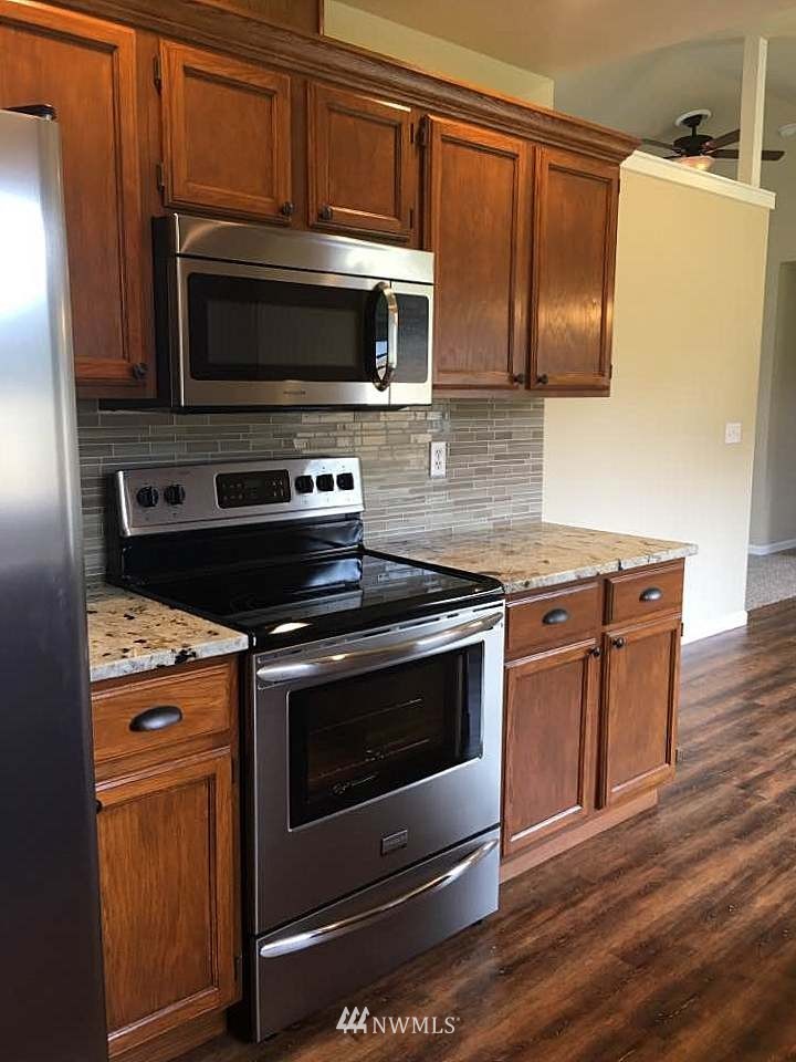 18321 Ivan Street Southwest Rochester, WA 98579 - Photo 7 of 24