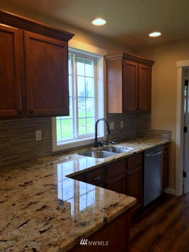 18321 Ivan Street Southwest Rochester, WA 98579 - Photo 8 of 24