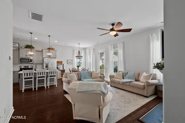 $490,000 | 907 West Arboria Drive, Hampstead, NC 28443