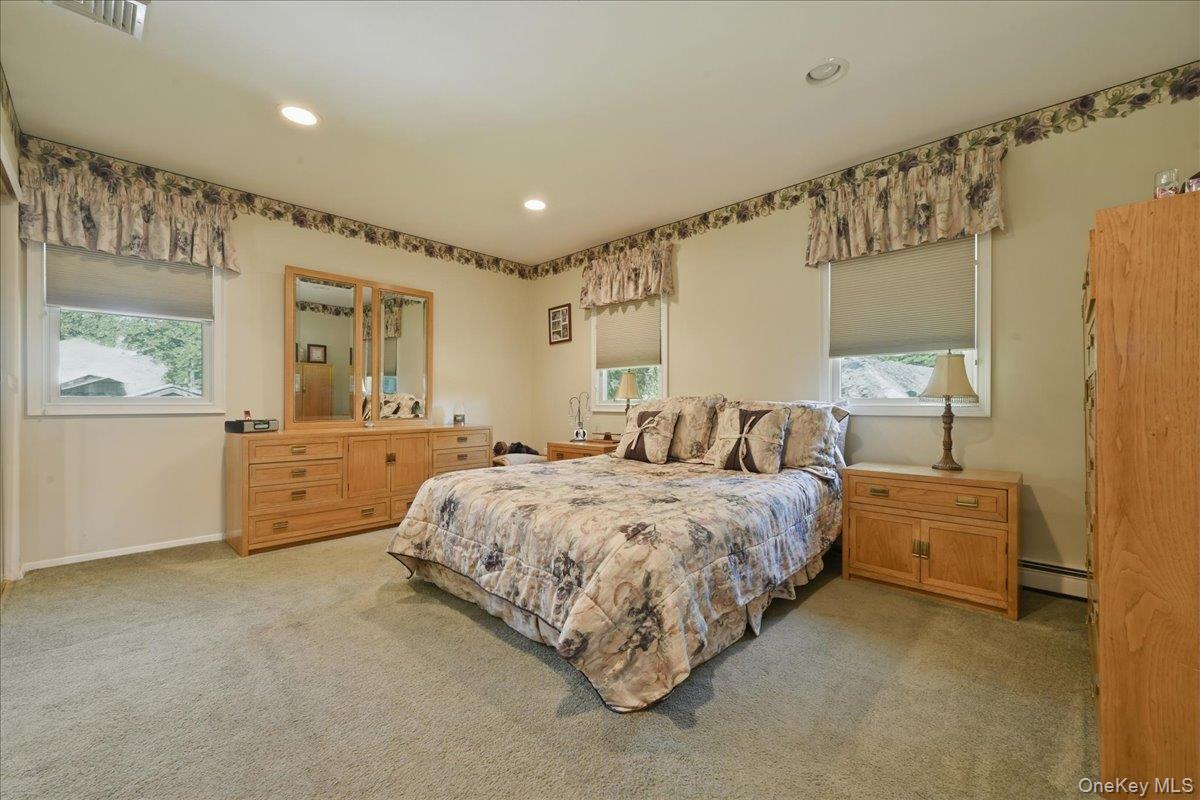 32 Scenic Hills Drive Ridge, NY 11961 - Photo 21 of 39