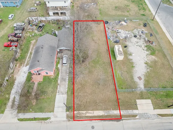 view of a small yard