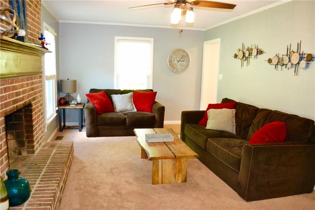 405 Rockingham Road Seneca, SC 29672 - Photo 4 of 31 Gallery Image 4