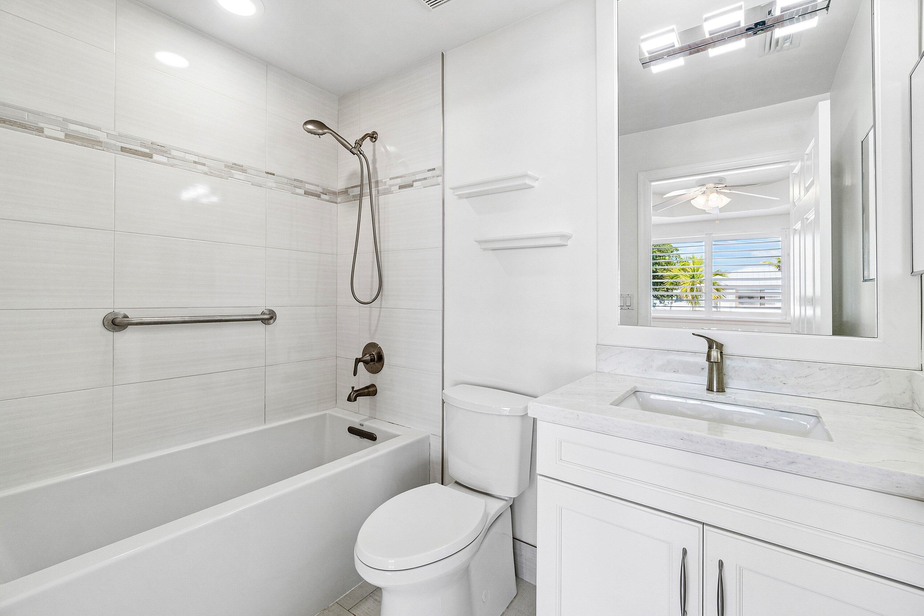 139 Coconut Key Lane Delray Beach, FL 33484 - Photo 25 of 32 primary bath