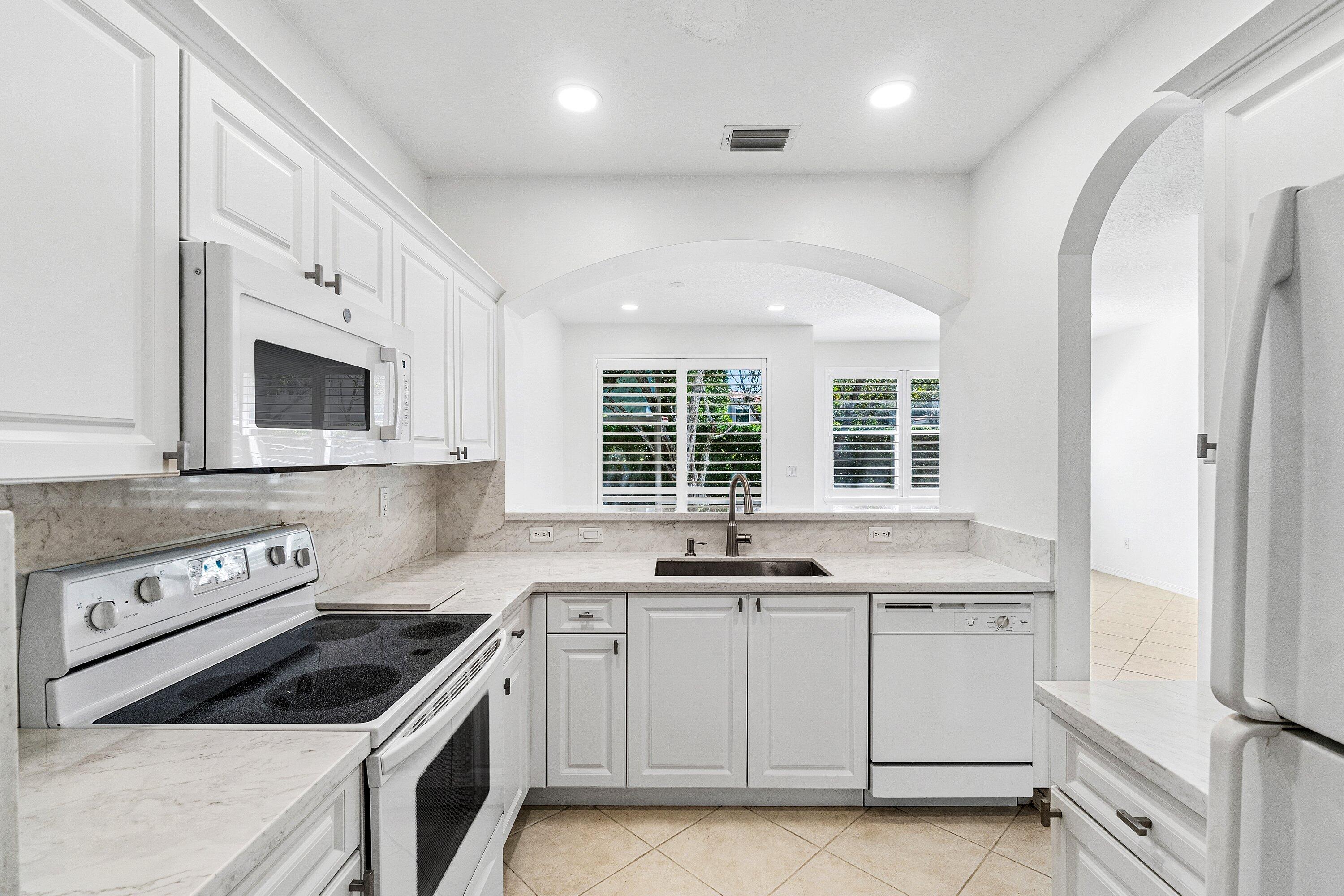 139 Coconut Key Lane Delray Beach, FL 33484 - Photo 10 of 32 kitchen