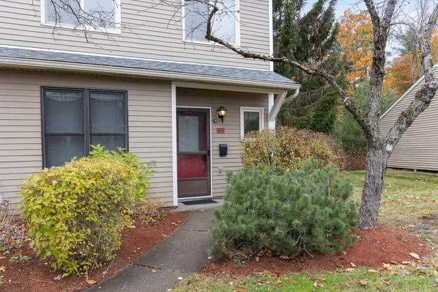 $330,000 | K5 Stonehedge Drive, Unit K5, South Burlington, VT 05403