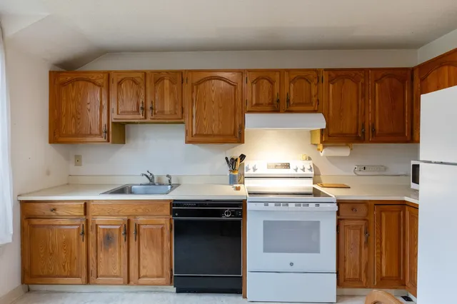 $330,000 | K5 Stonehedge Drive, Unit K5, South Burlington, VT 05403