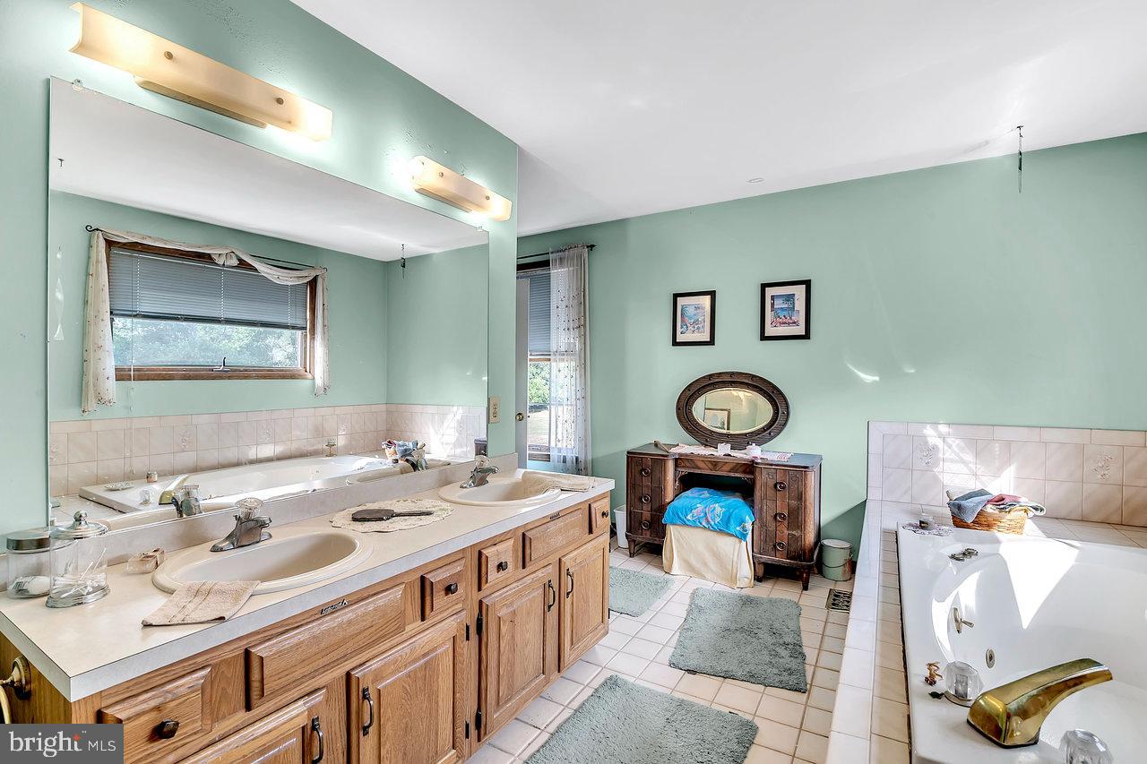 1 Fox Run Road Lumberton, NJ 08048 - Photo 16 of 30 Master Bath