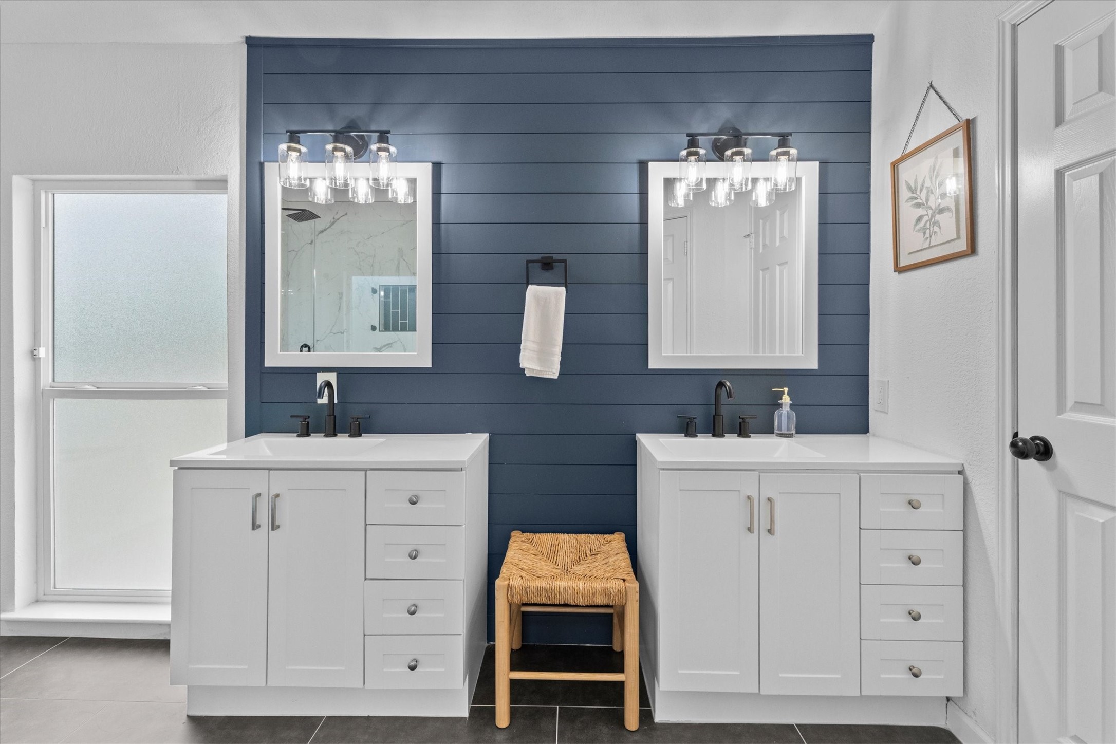 503 Alley Court Spring, TX 77388 - Photo 4 of 48 a bathroom with a double vanity sink mirror and