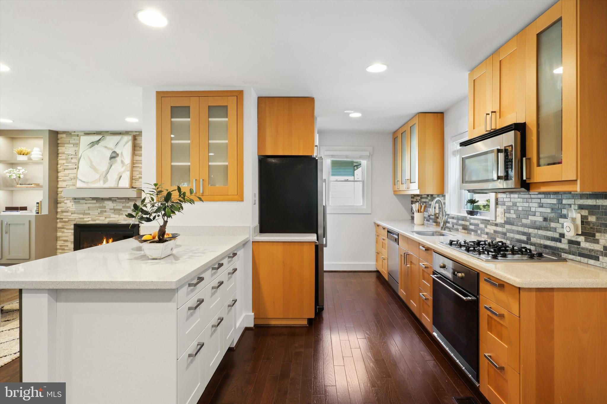 614 Kingsley Road Southwest Vienna, VA 22180 - Photo 12 of 68 Gallery Image 12