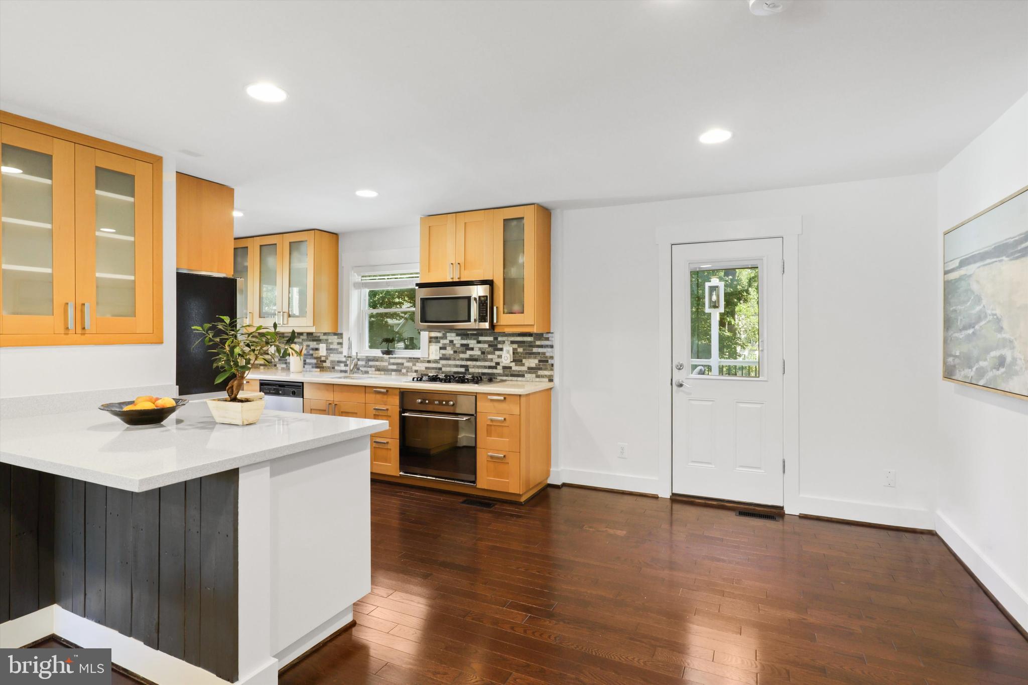 614 Kingsley Road Southwest Vienna, VA 22180 - Photo 14 of 68 Gallery Image 14