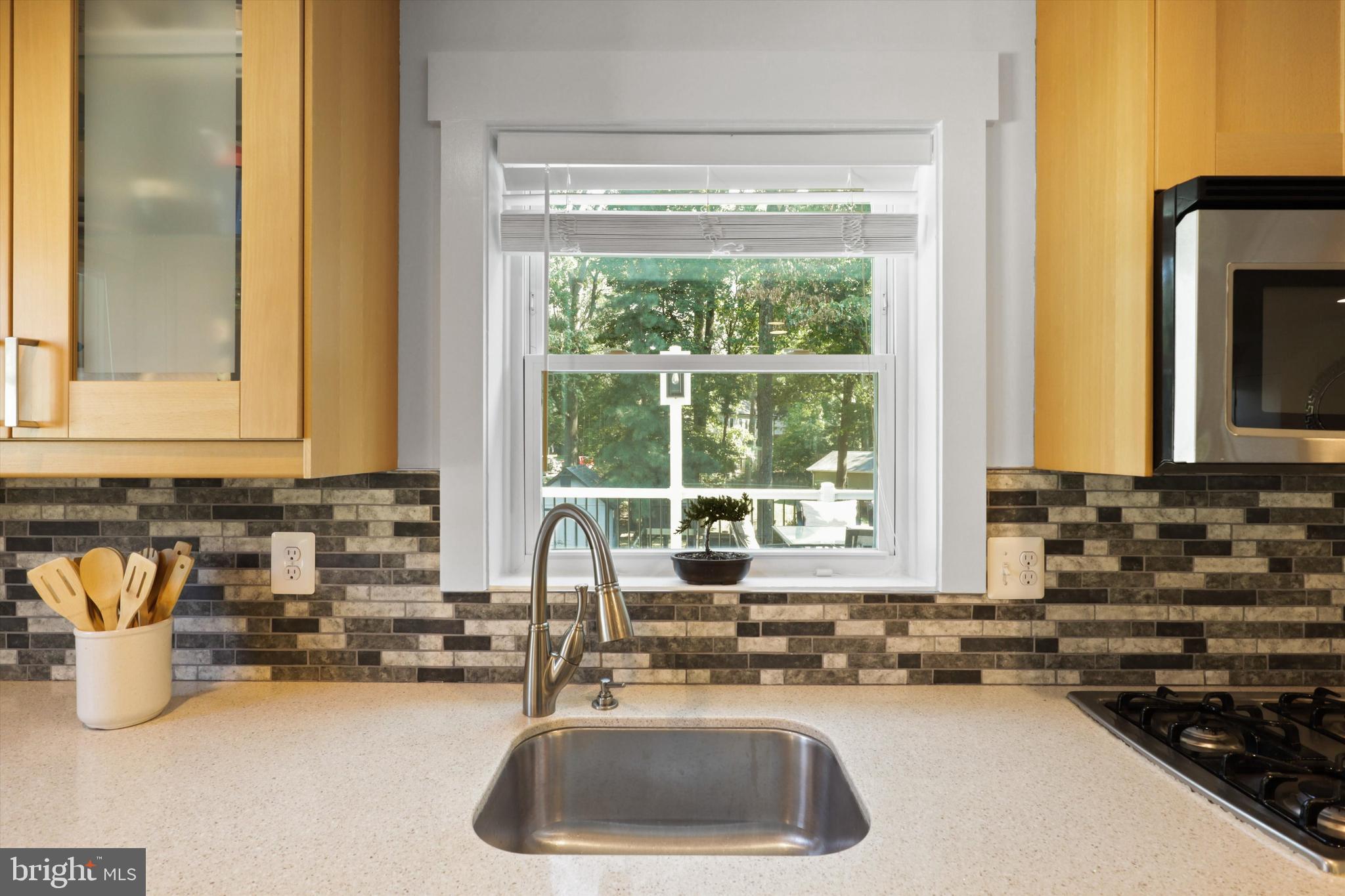 614 Kingsley Road Southwest Vienna, VA 22180 - Photo 16 of 68 Gallery Image 16