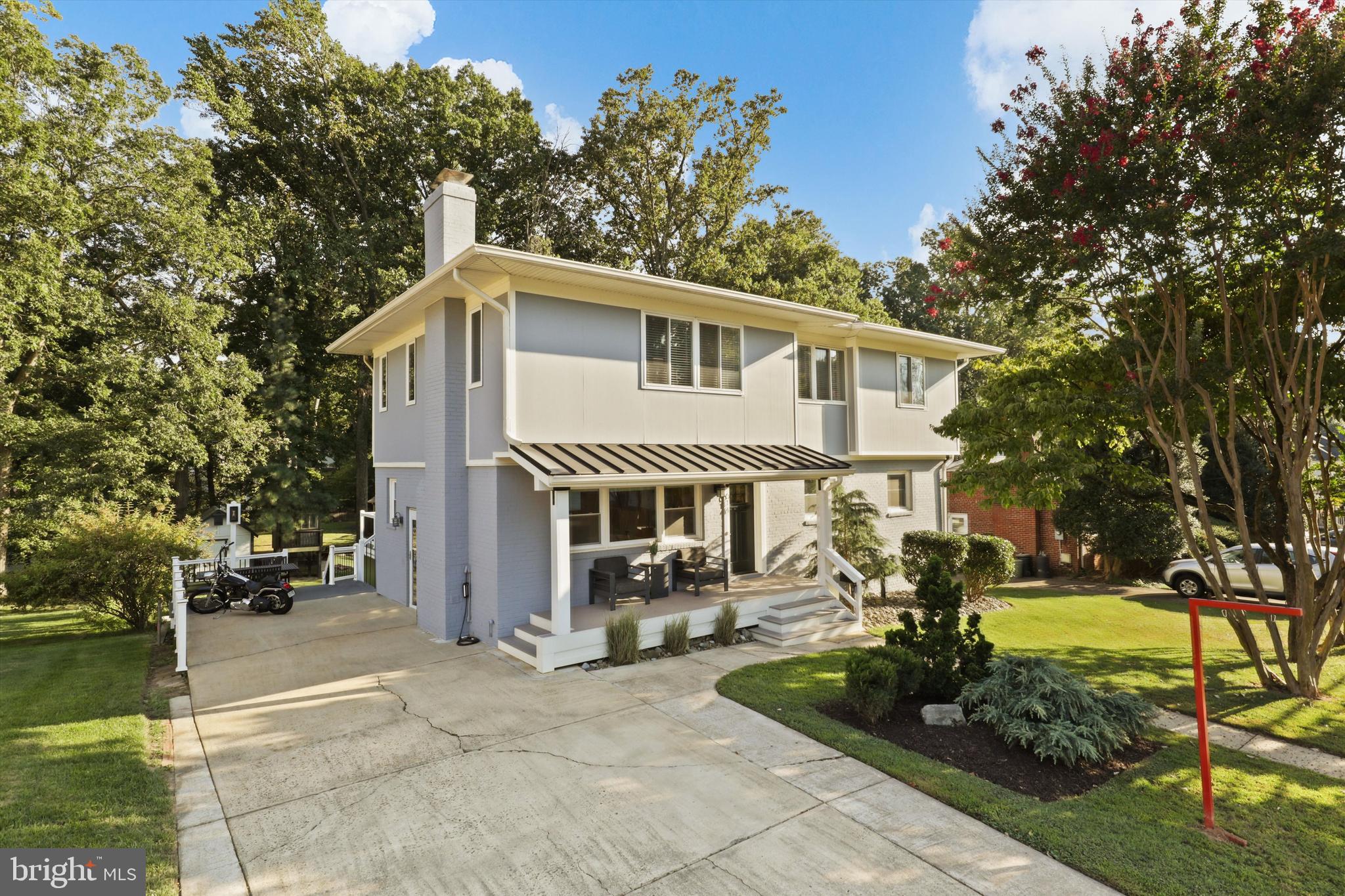 614 Kingsley Road Southwest Vienna, VA 22180 - Photo 2 of 68 Gallery Image 2