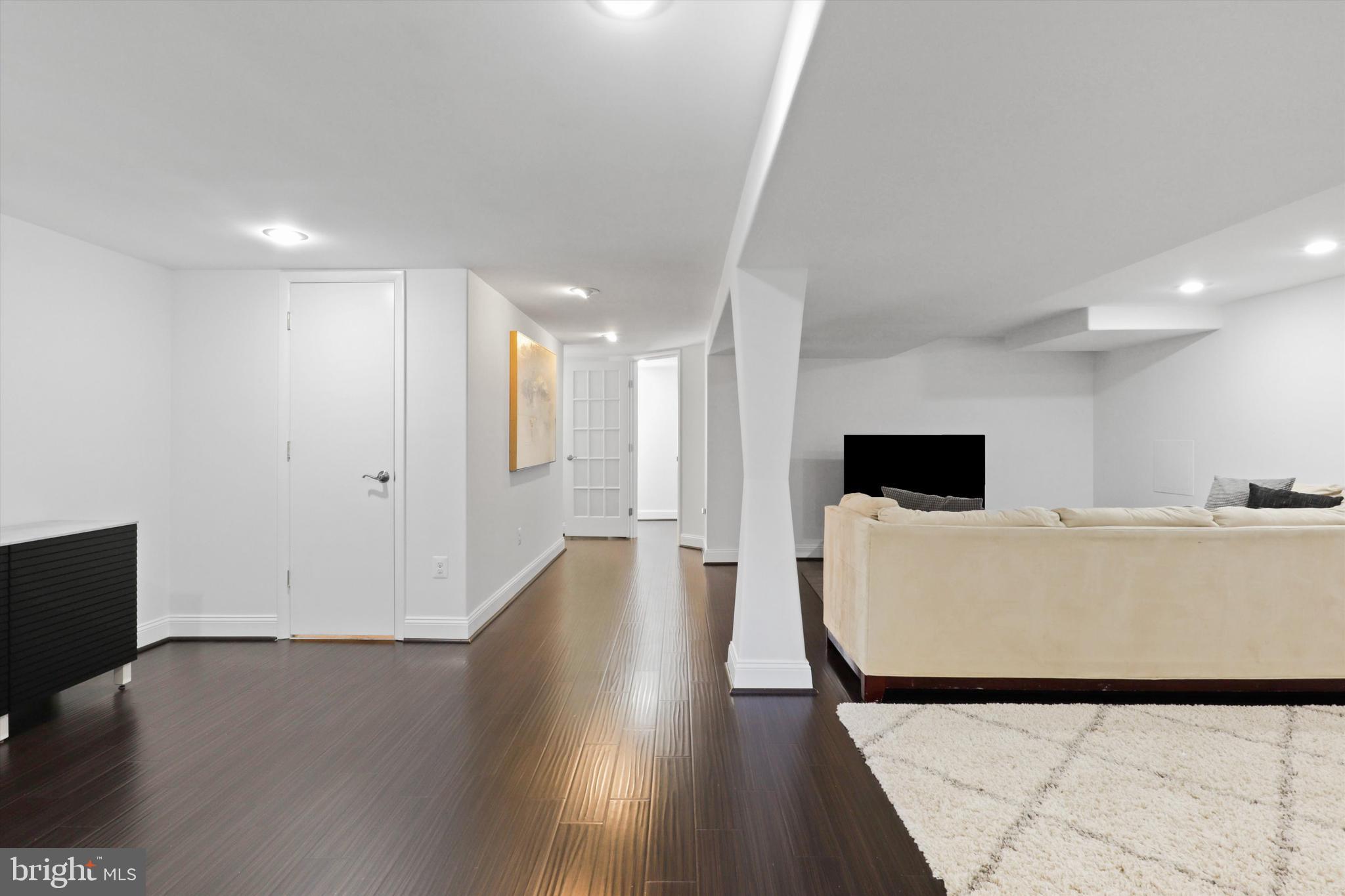 614 Kingsley Road Southwest Vienna, VA 22180 - Photo 44 of 68 Gallery Image 44