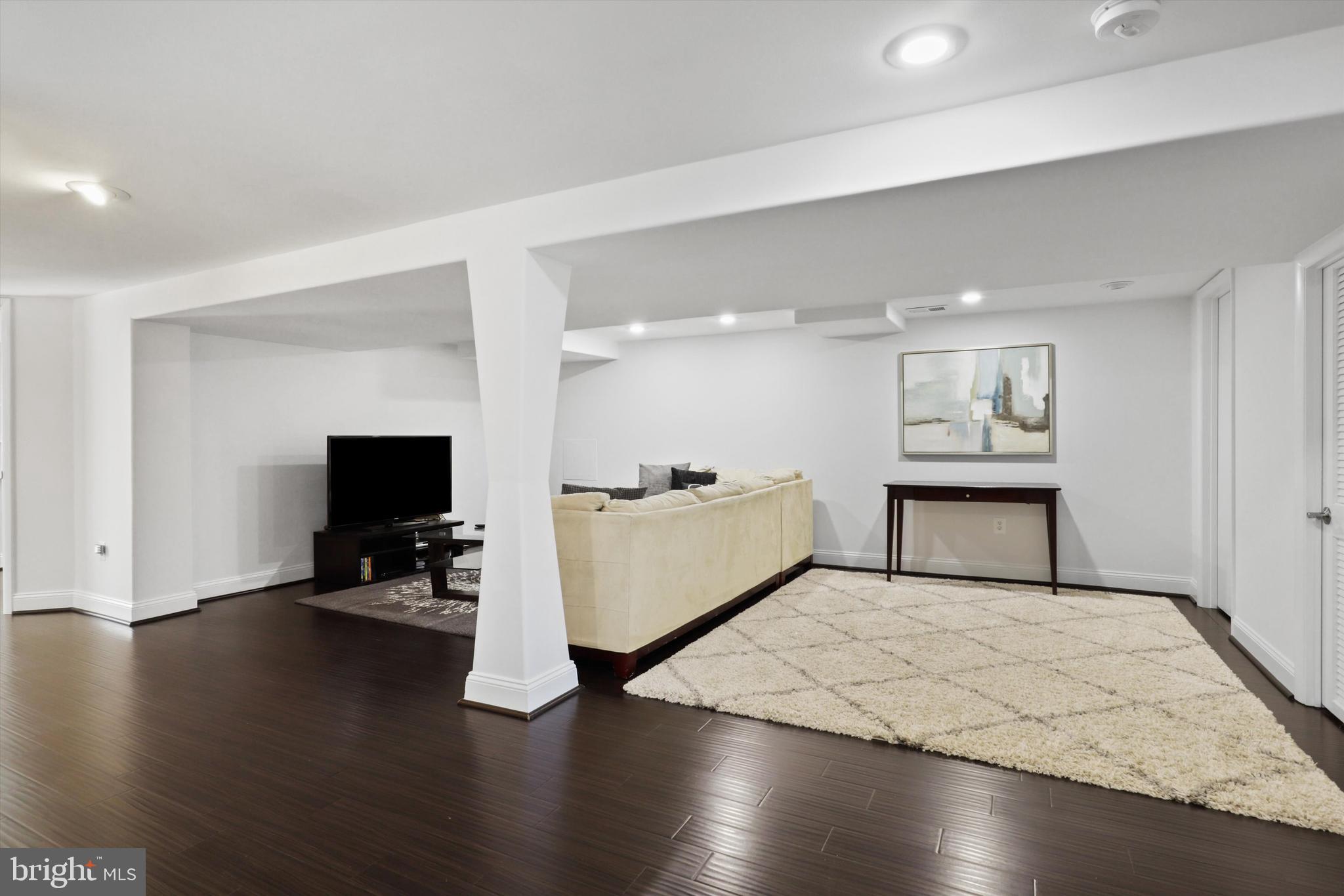 614 Kingsley Road Southwest Vienna, VA 22180 - Photo 45 of 68 Gallery Image 45