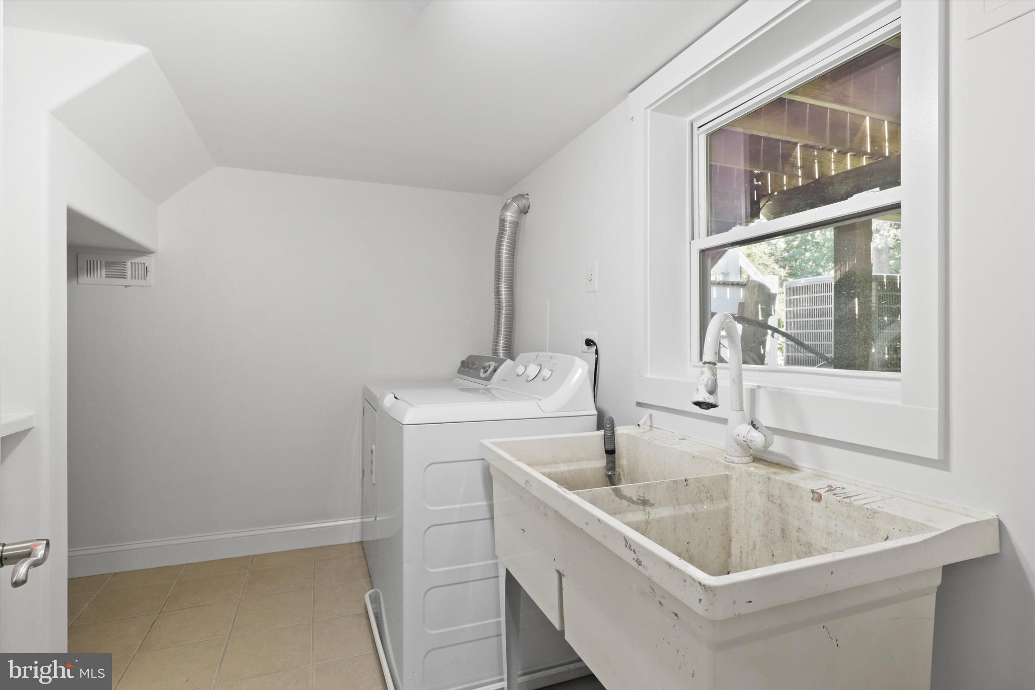 614 Kingsley Road Southwest Vienna, VA 22180 - Photo 49 of 68 Gallery Image 49