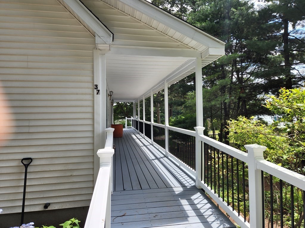 37 Spring Street Lunenburg, MA 01462 - Photo 3 of 17