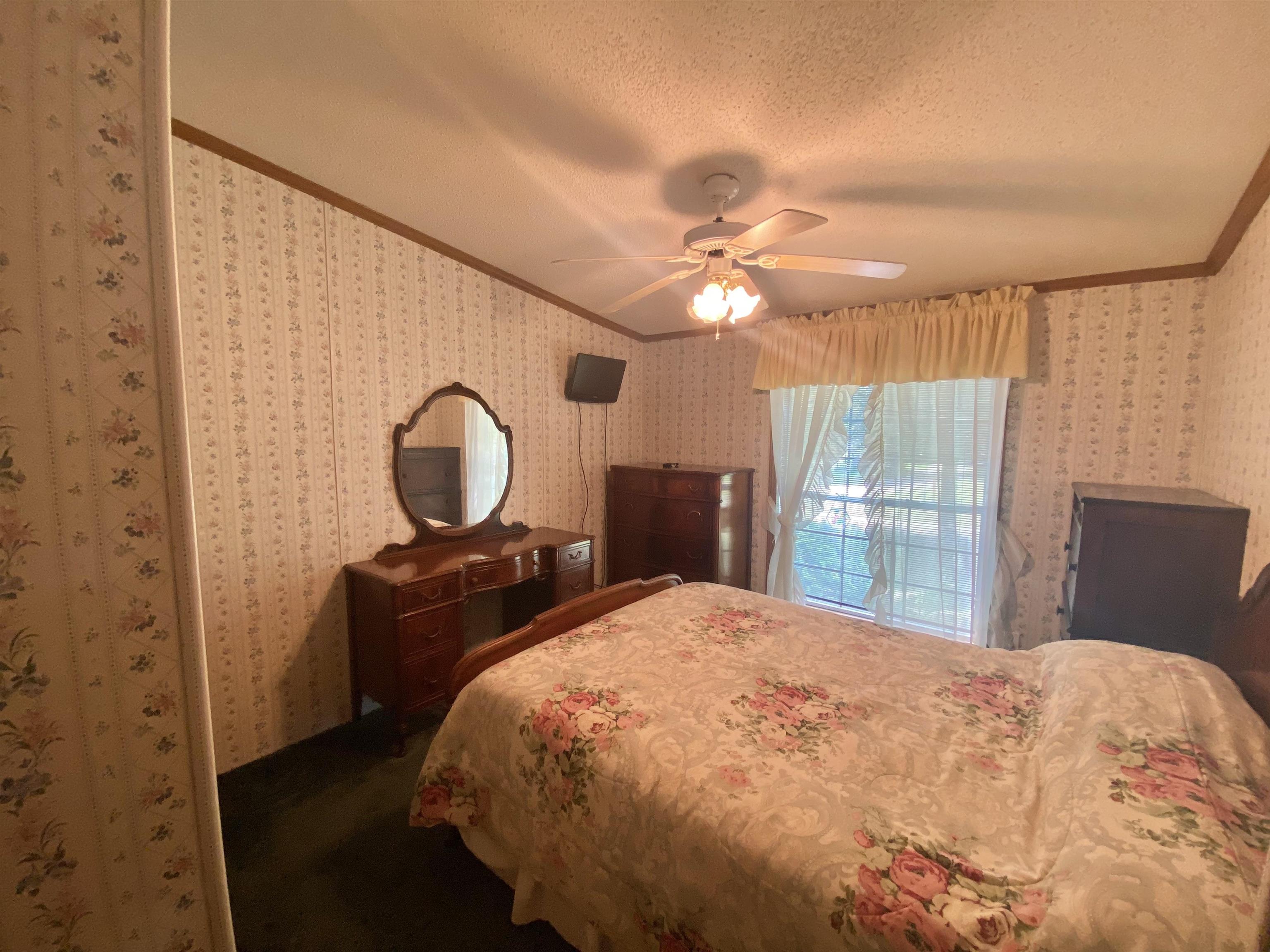 12164 Cinder Road Beulah, MI 49617 - Photo 9 of 16 1925278-d9d9a9d1-a709-4513-8966-c01f814e2d2d.JPG