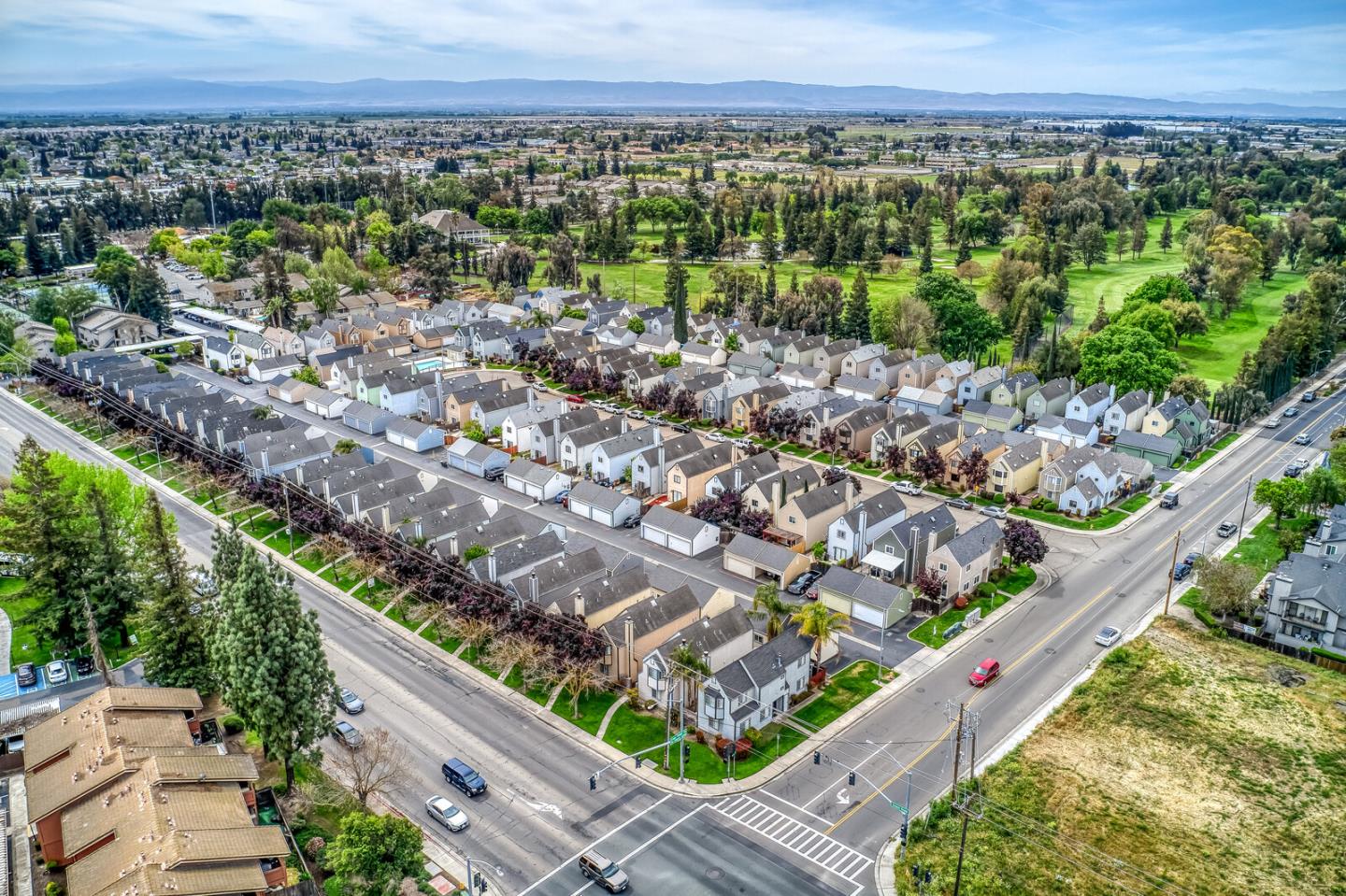 440 Golf Circle Manteca, CA 95337 - Photo 30 of 31 a view of a city from a balcony