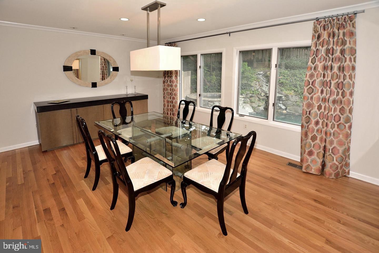 7337 Hooking Road McLean, VA 22101 - Photo 12 of 20 Dining Room