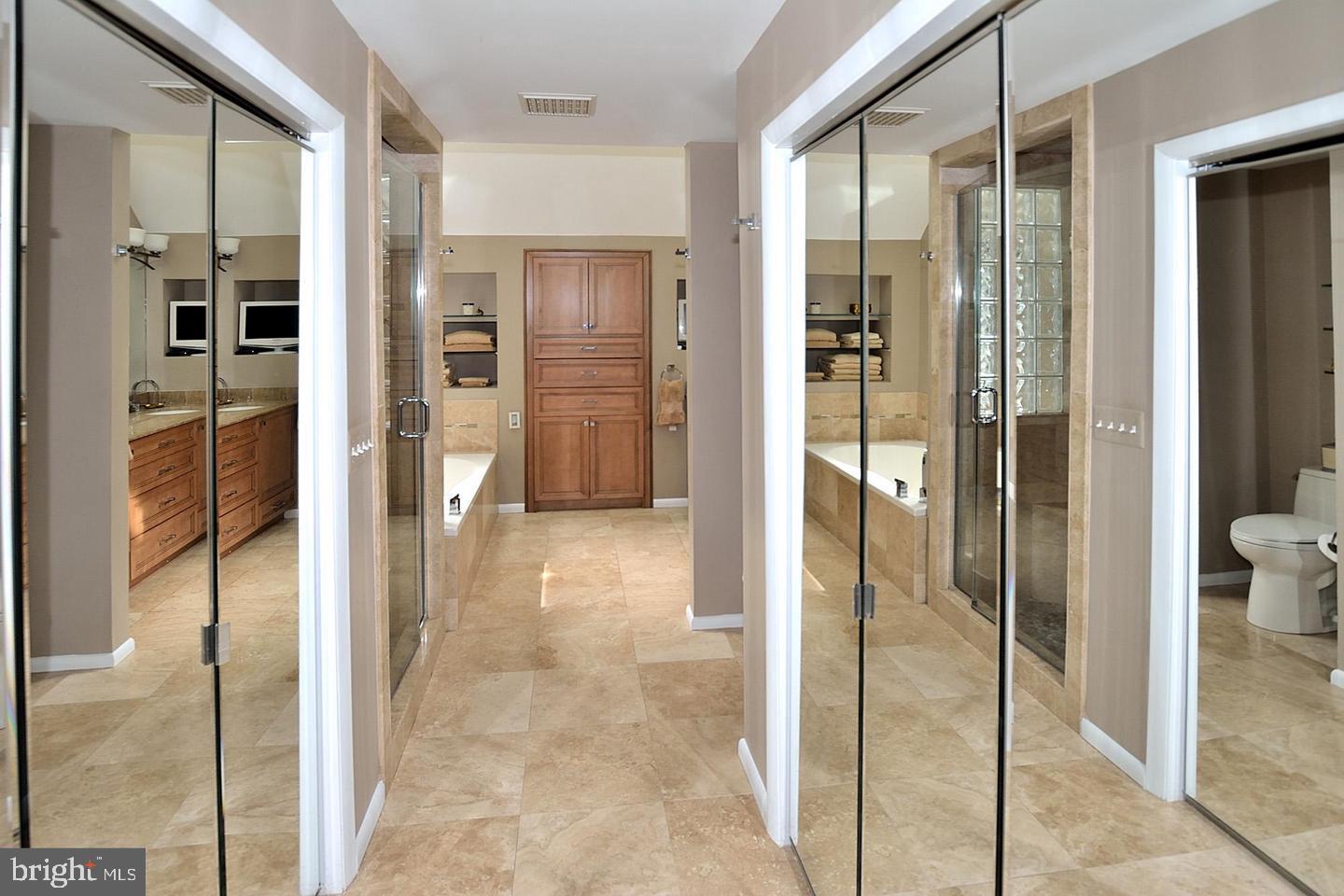 7337 Hooking Road McLean, VA 22101 - Photo 17 of 20 Primary Bah