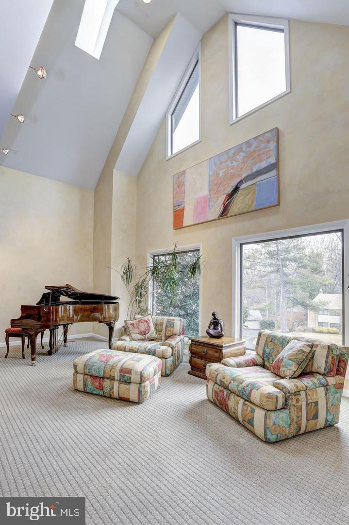 7337 Hooking Road McLean, VA 22101 - Photo 6 of 20 Soaring Ceilings