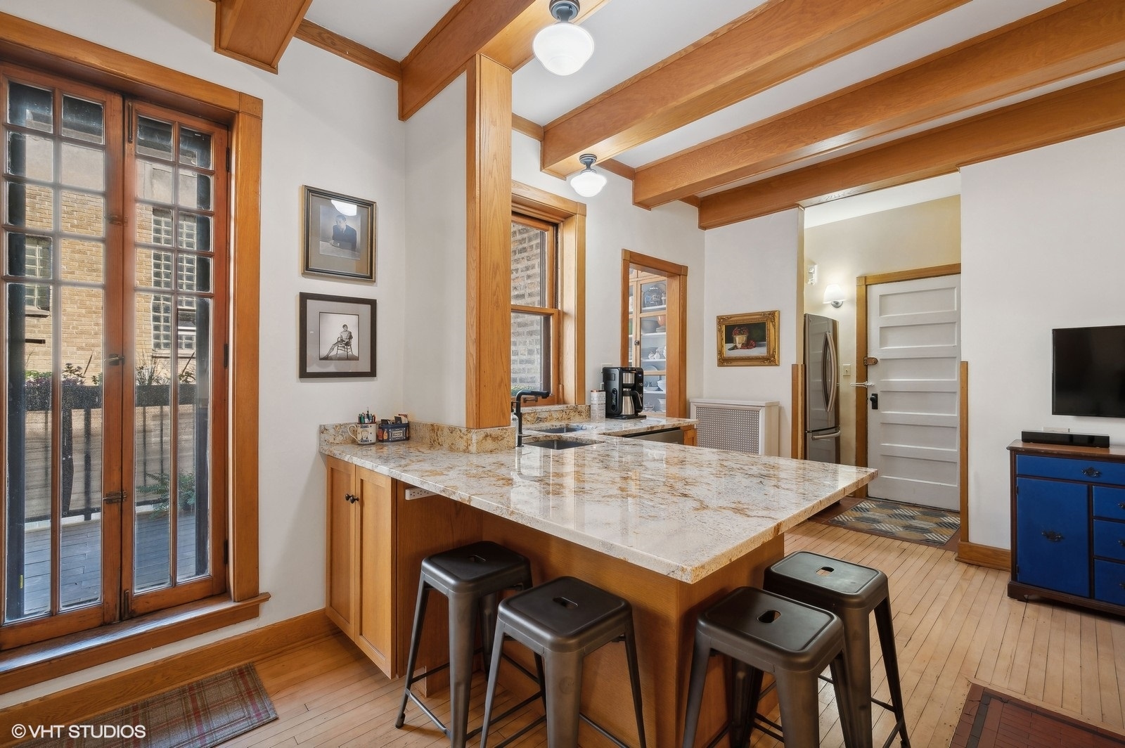 662 West Irving Park Road, Unit J3 Chicago, IL 60613 - Photo 11 of 18 Gallery Image 11