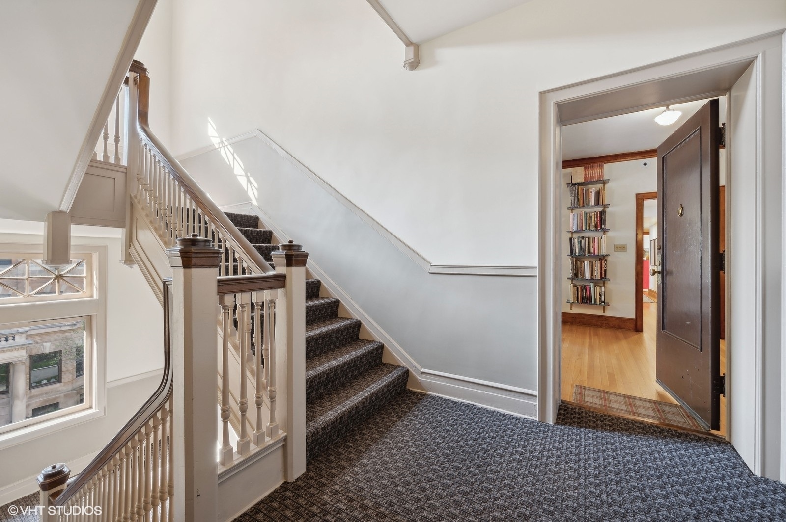 662 West Irving Park Road, Unit J3 Chicago, IL 60613 - Photo 2 of 18 Gallery Image 2