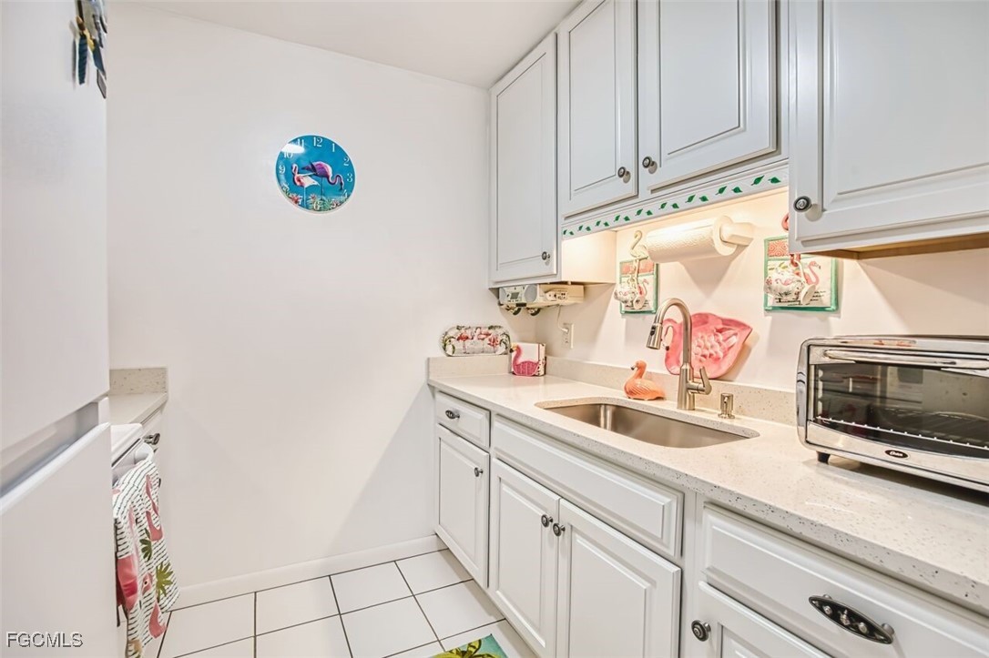 601 Periwinkle Way, Unit D7 Sanibel, FL 33957 - Photo 18 of 27