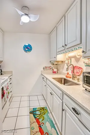 $289,000 | 601 Periwinkle Way, Unit D7, Sanibel, FL 33957