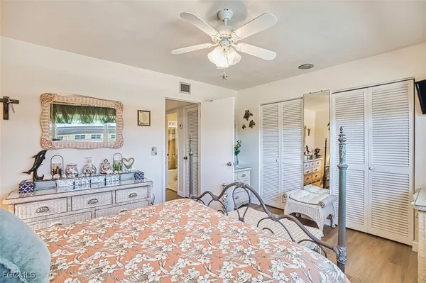 $289,000 | 601 Periwinkle Way, Unit D7, Sanibel, FL 33957