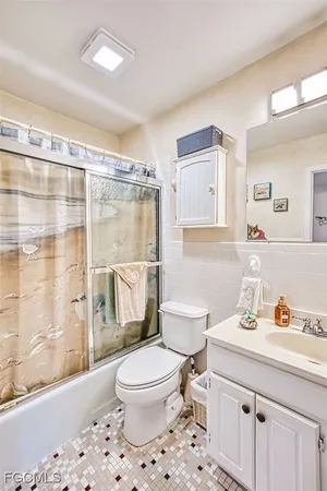 $289,000 | 601 Periwinkle Way, Unit D7, Sanibel, FL 33957
