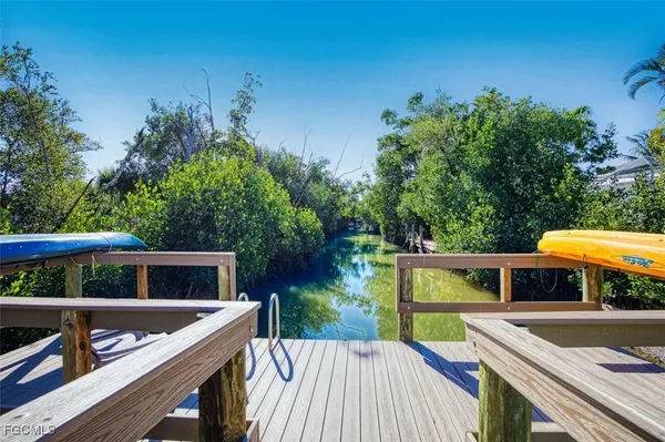 $289,000 | 601 Periwinkle Way, Unit D7, Sanibel, FL 33957