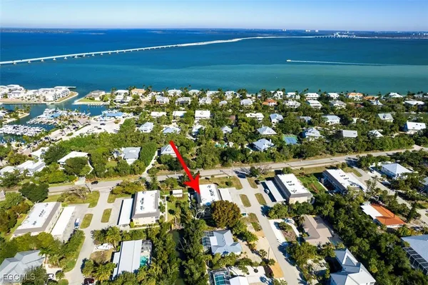 $289,000 | 601 Periwinkle Way, Unit D7, Sanibel, FL 33957