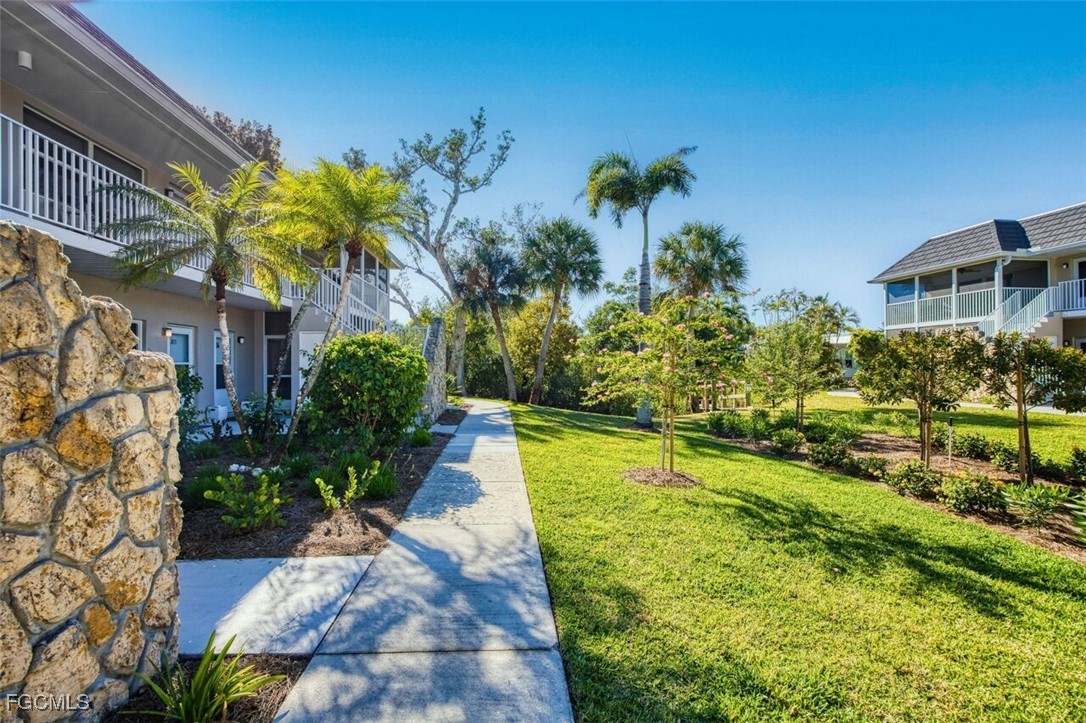 601 Periwinkle Way, Unit D7 Sanibel, FL 33957 - Photo 8 of 27