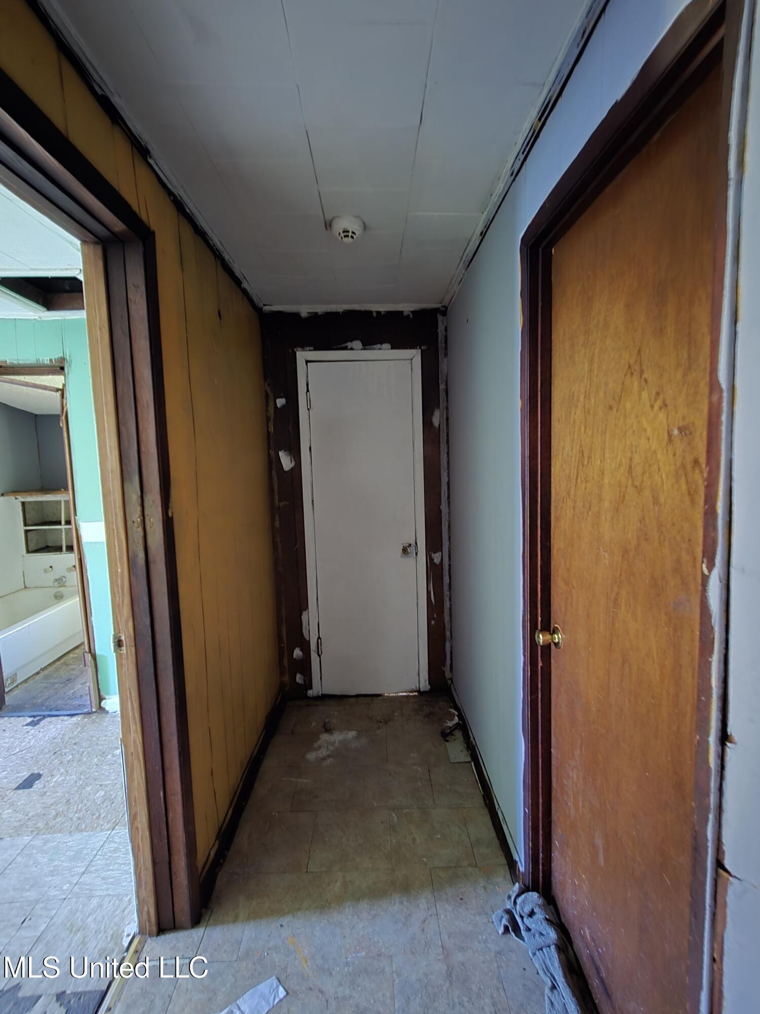 1135 McConkey Street Laurel, MS 39440 - Photo 20 of 30 Hallway