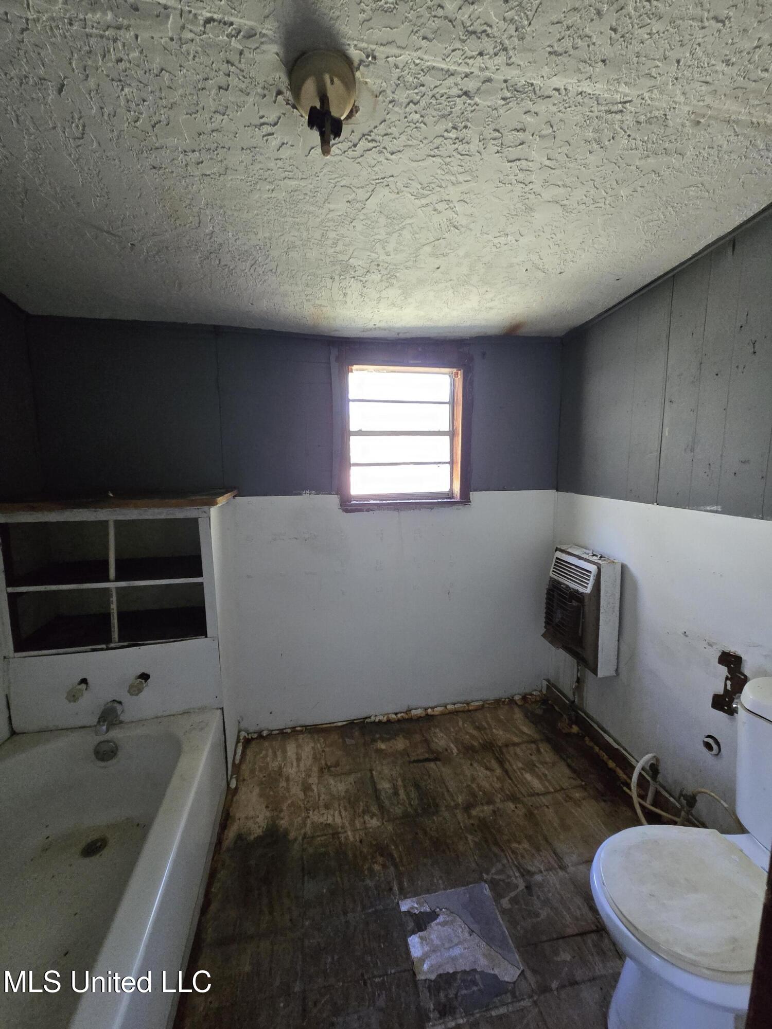 1135 McConkey Street Laurel, MS 39440 - Photo 27 of 30 Master Bathroom (1)