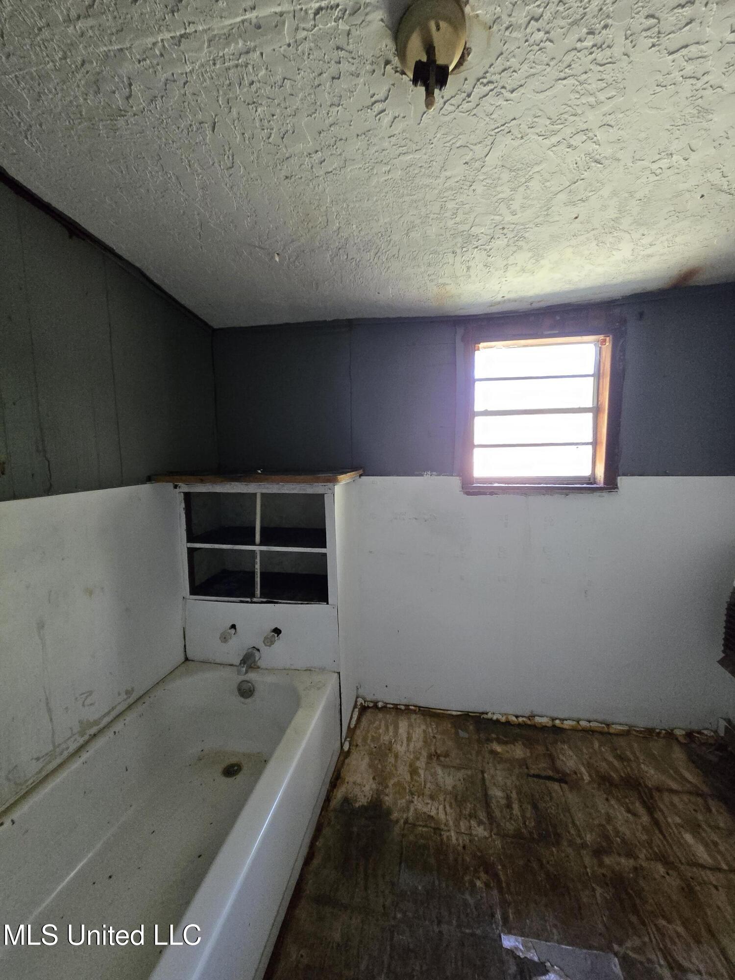 1135 McConkey Street Laurel, MS 39440 - Photo 28 of 30 Master Bathroom (2)