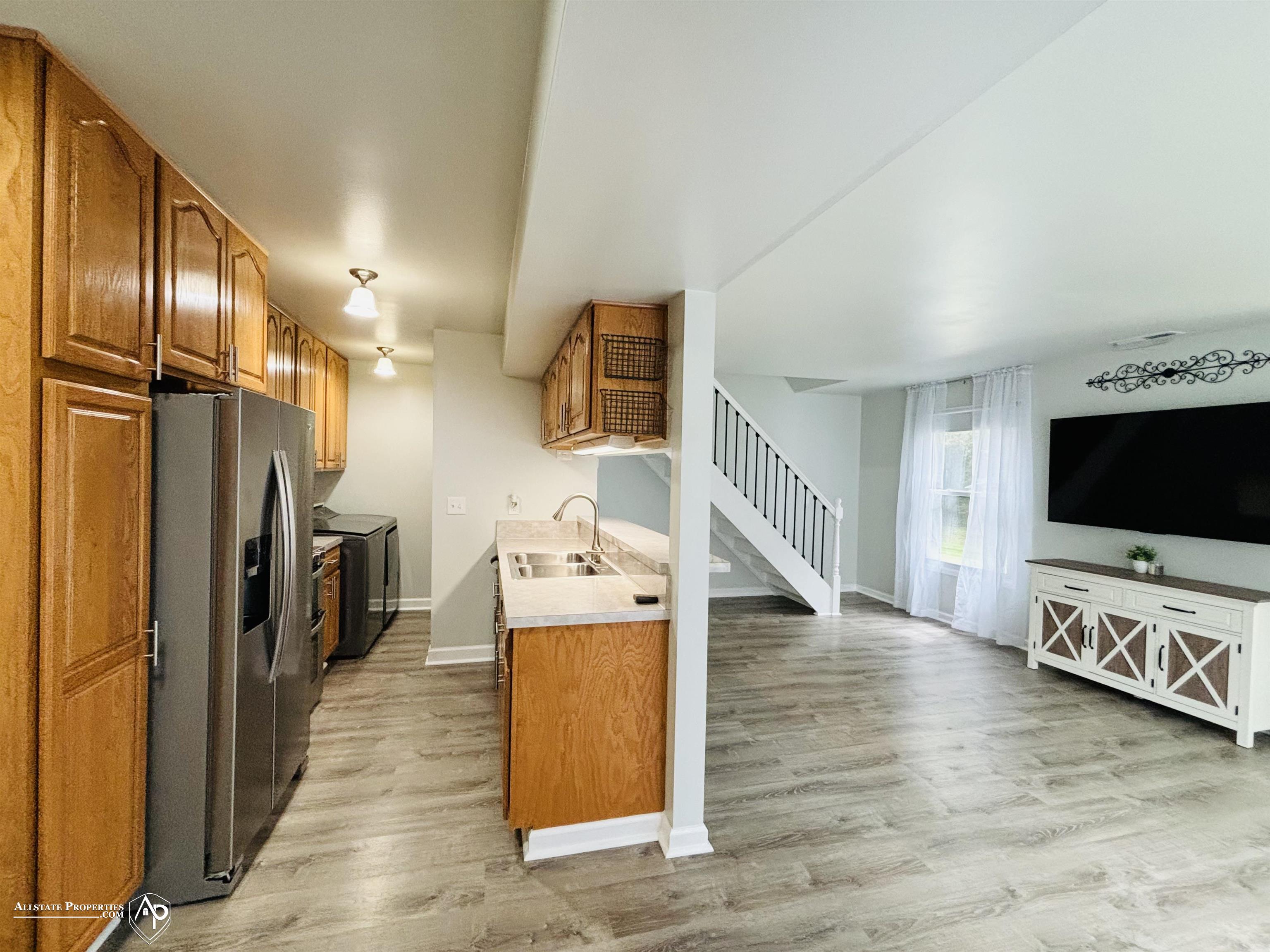 1477 Hunters Ridge Court Davison, MI 48423 - Photo 4 of 16 50147540-7e7fb2e2-bbd7-4d0b-a106-81483c25cf12.JPG