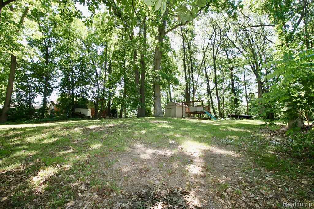3515 Lahring Road Linden, MI 48451 - Photo 3 of 27