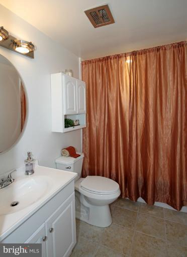 9146 Burke Road Burke, VA 22015 - Photo 3 of 21 Bath