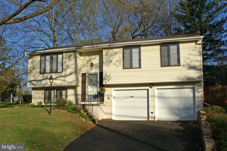 9146 Burke Road Burke, VA 22015 - Photo 5 of 21 Exterior (Front)
