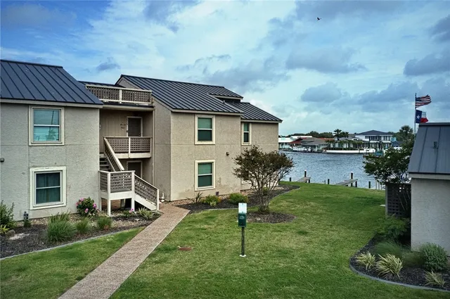 $463,000 | 2516 Bayhouse Drive, Rockport, TX 78382